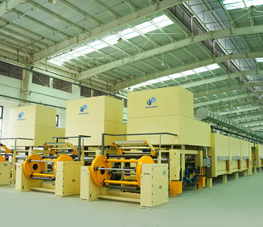 Que cuidados devem ser tomados ao usar equipamentos para fabricação de cola?